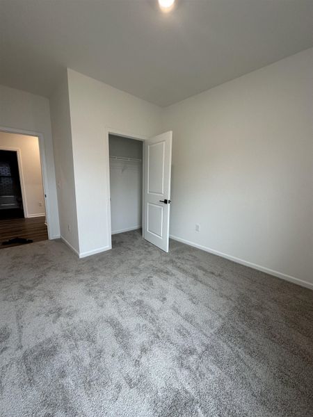 Spacious, unfurnished interior of a new home in Oak Hollow, Longs (Image 12).