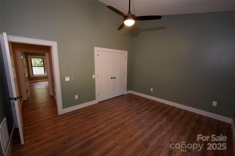 Spacious, unfurnished interior of a new home in , Maggie Valley (Image 13).