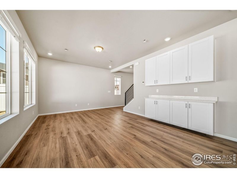 Spacious, unfurnished interior of a new home in Thompson River Ranch, Johnstown (Image 15).