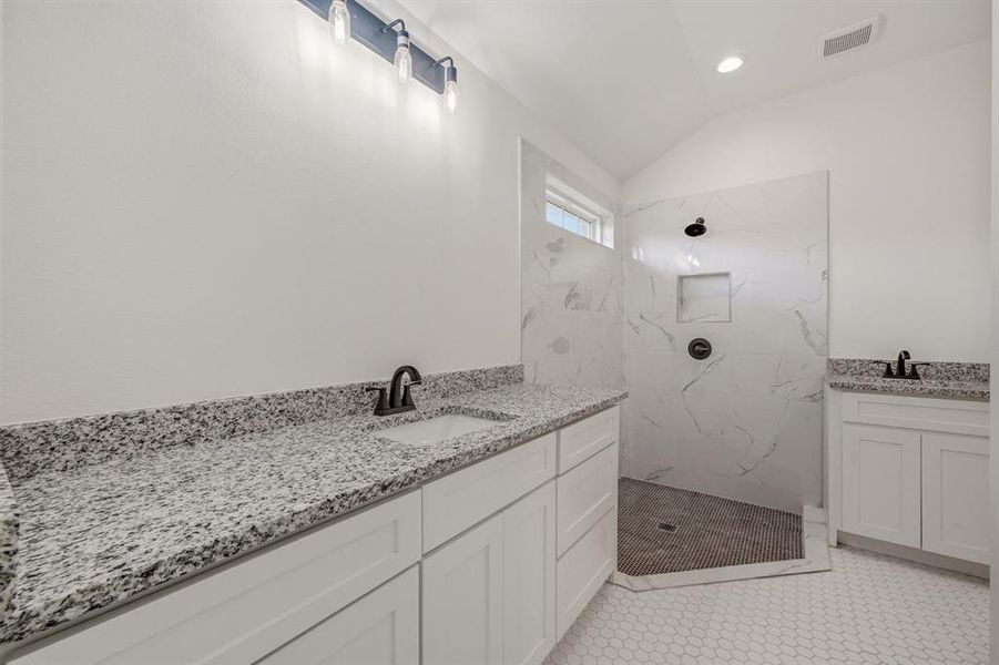 Furnished interior view inside a new home in , Weatherford (Image 9).