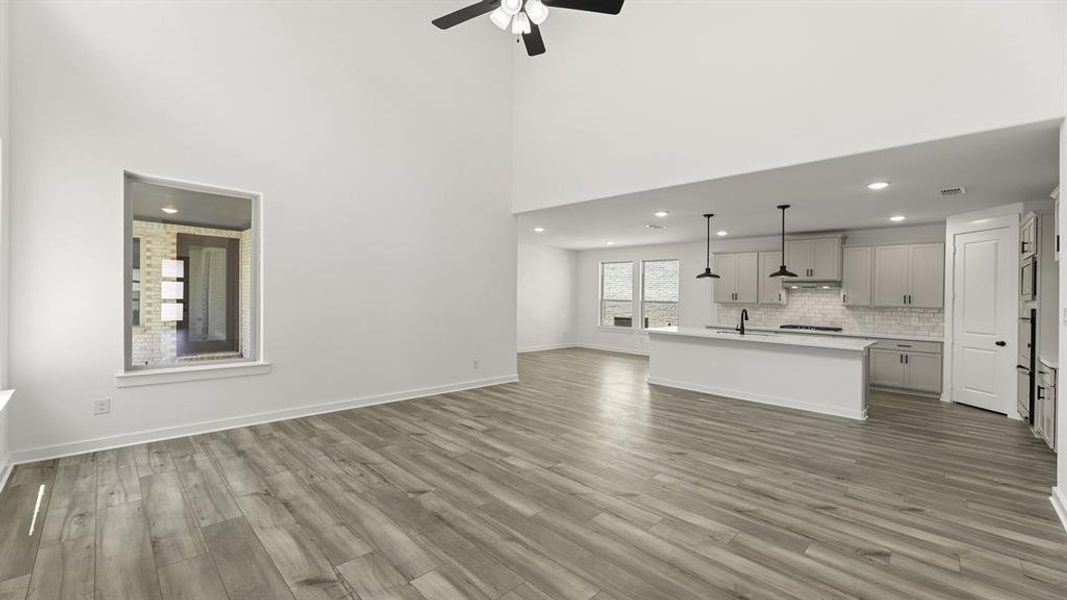 2 1425 Clare Court - Family (2)