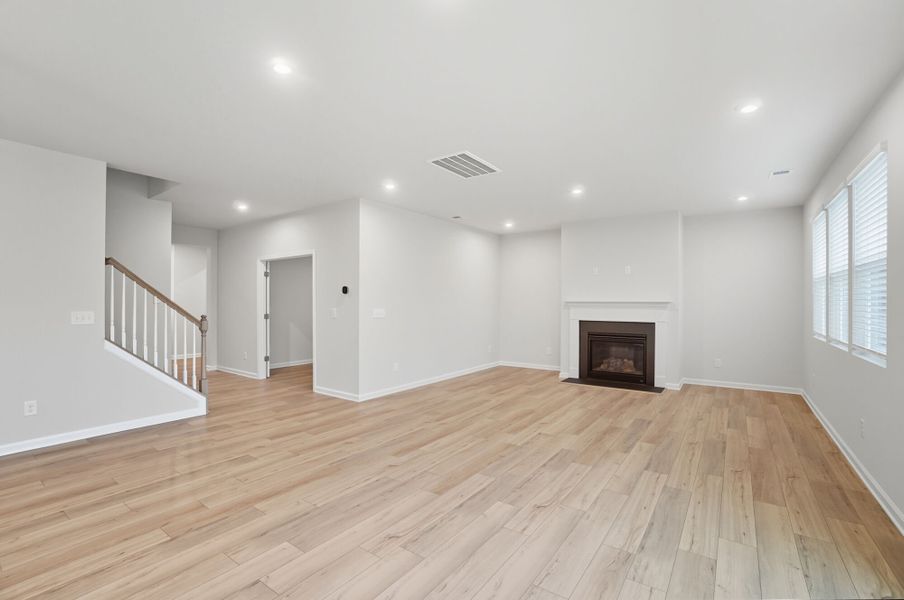 Photo representation of the Sequoia plan. Colors, finishes and options will vary.