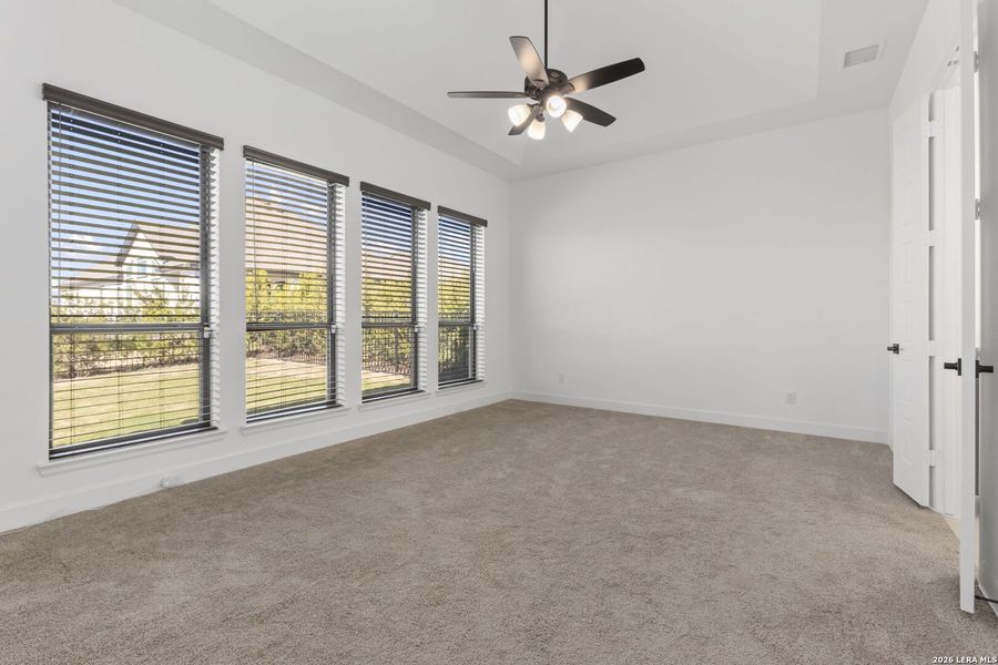 Spacious, unfurnished interior of a new home in Esperanza, Boerne (Image 52).
