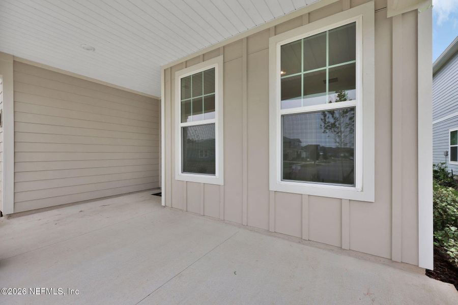Exterior details and patio area of a home in Hyland Trail, Green Cove Springs (Image 3).