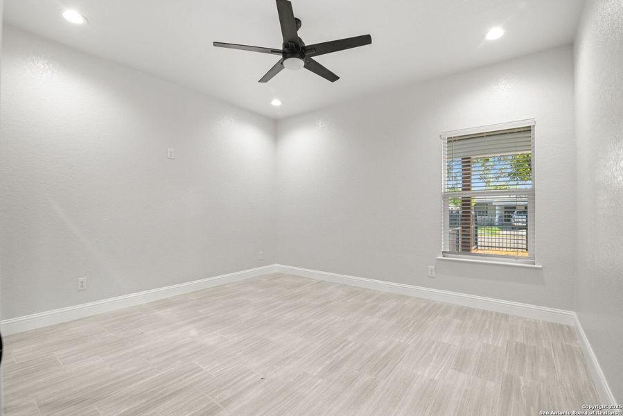Spacious, unfurnished interior of a new home in , San Antonio (Image 32).