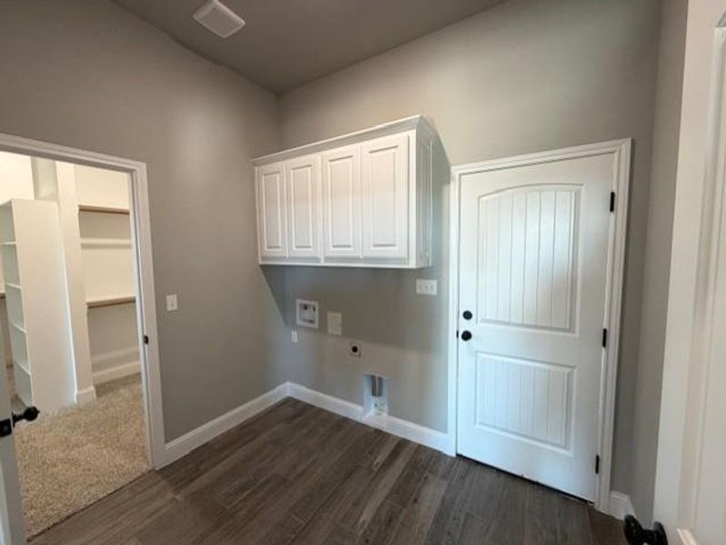 Spacious, unfurnished interior of a new home in , Azle (Image 18).