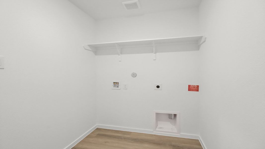 Representative unfurnished interior of a home built from the Huntsville by D.R. Horton in Mill Creek, Magnolia (Image 24).