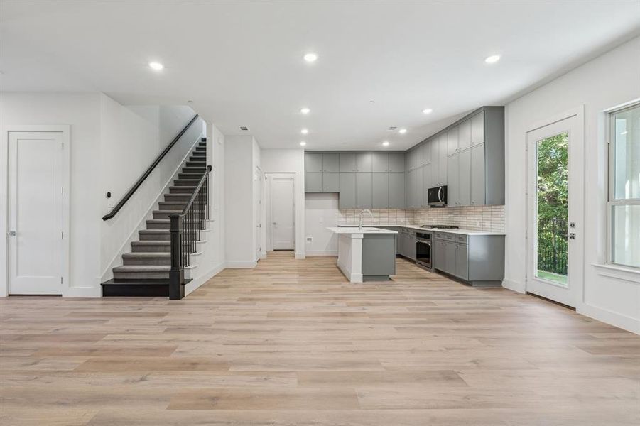 Lots of natural light. Lots of natural light.