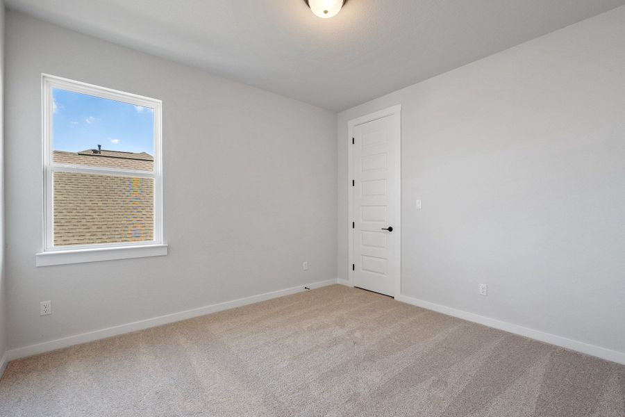 Spacious, unfurnished interior of a new home in Lariat, Liberty Hill (Image 31).
