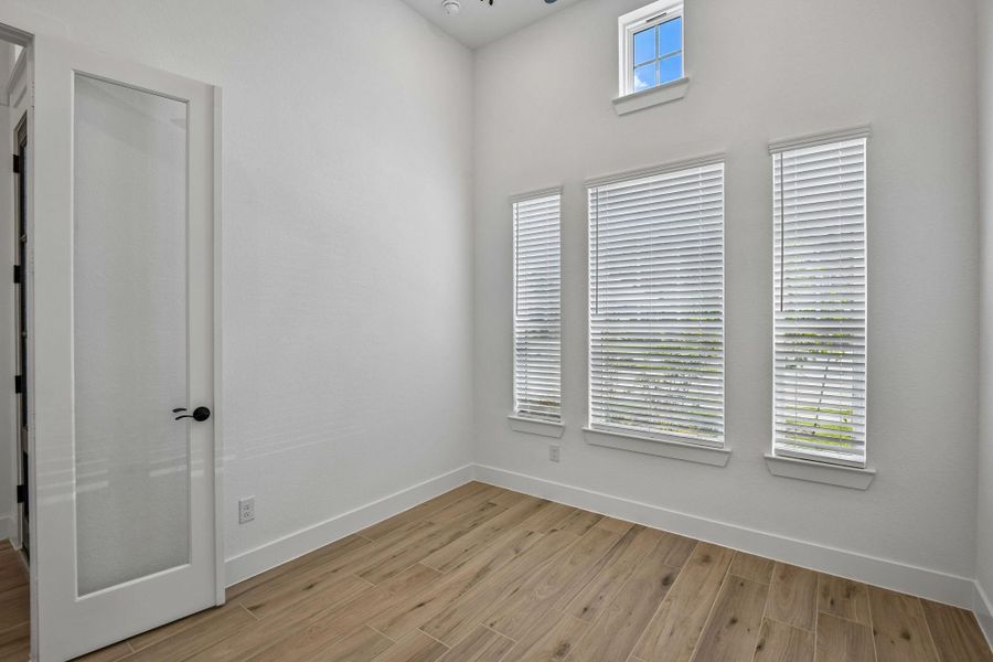 Spacious, unfurnished interior of a new home in Artavia, Conroe (Image 12).