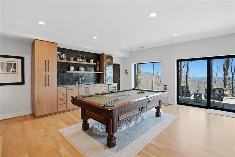 Furnished interior view inside a new home in , Jasper (Image 5).