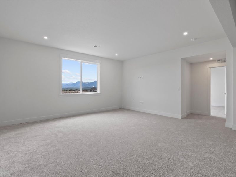 Spacious, unfurnished interior of a new home in Jackson Creek, Monument (Image 26).