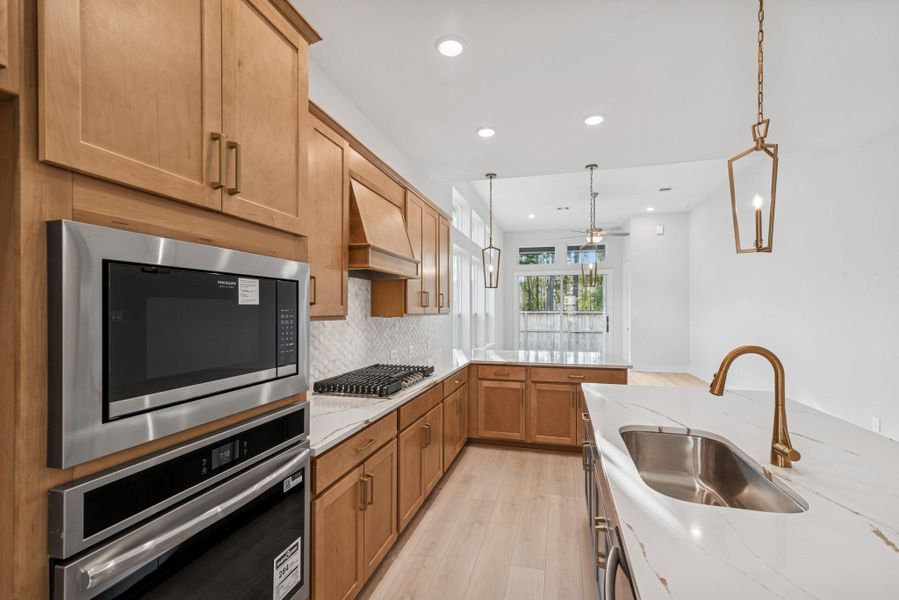 Furnished interior view inside a new home in The Highlands 40', Porter (Image 6). Furnished interior view inside a new home in The Highlands 40', Porter (Image 6).