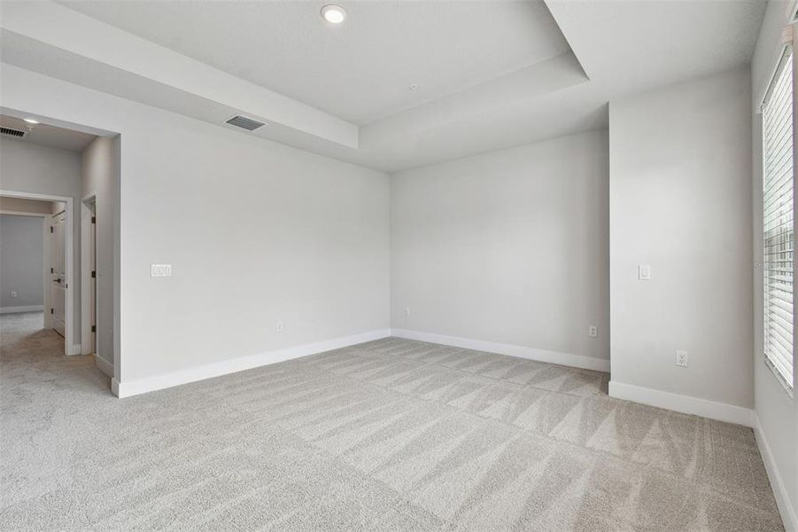 Spacious, unfurnished interior of a new home in Apex at Seminole Heights, Tampa (Image 25).