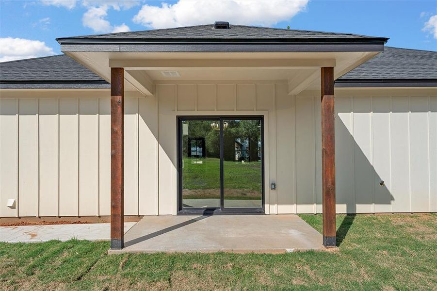 Exterior details and patio area of a home in , Waco (Image 23).