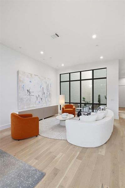 Furnished interior view inside a new home in , Dallas (Image 26).