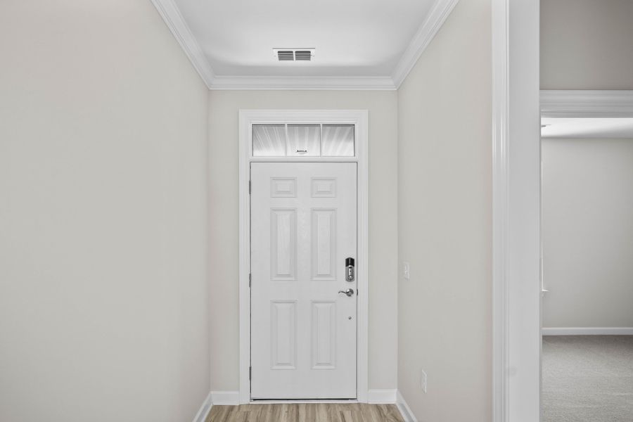 Spacious, unfurnished interior of a new home in Coastal Club of the Carolinas, Calabash (Image 14).