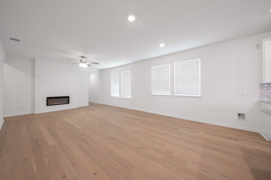 Spacious, unfurnished interior of a new home in Churchill, Anna (Image 15). Spacious, unfurnished interior of a new home in Churchill, Anna (Image 15).