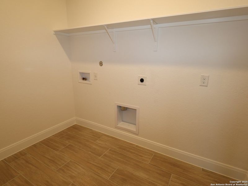 Spacious, unfurnished interior of a new home in Preserve at Annabelle Ranch, San Antonio (Image 26).