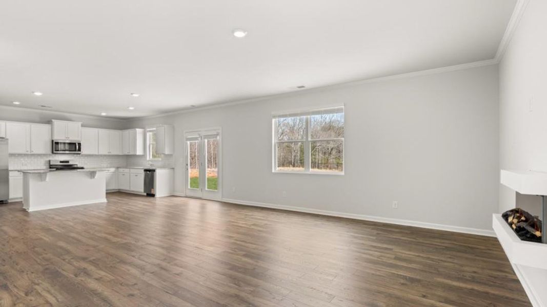 Spacious, unfurnished interior of a new home in Thompson Ridge, Dallas (Image 25).