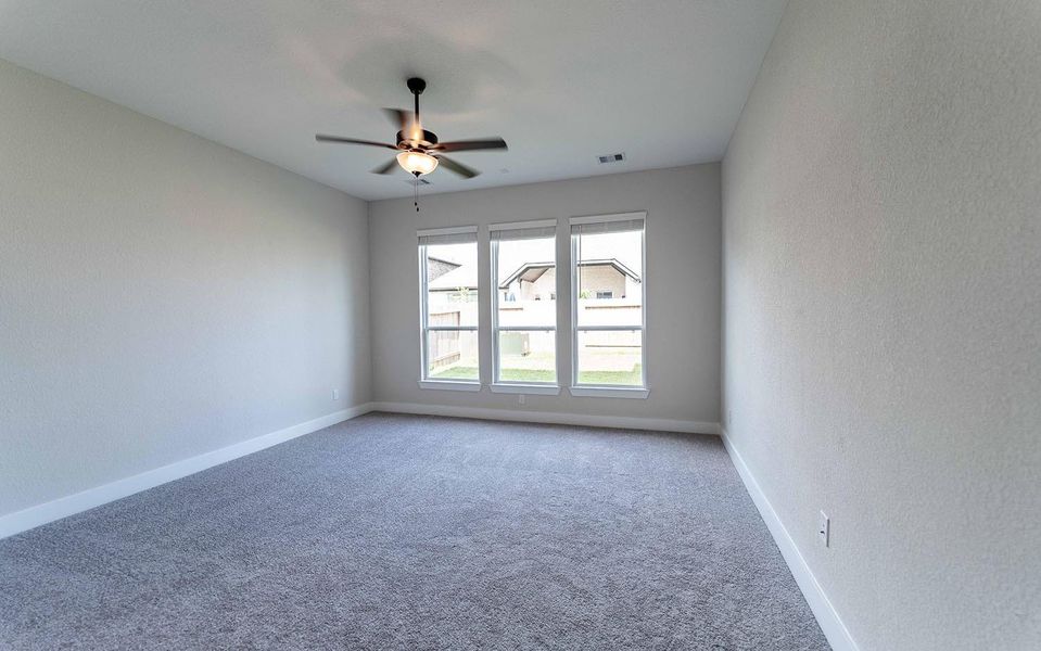Spacious, unfurnished interior of a new home in Westwood, League City (Image 12).