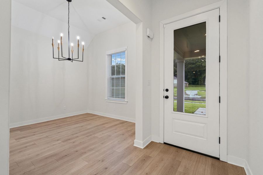 Spacious, unfurnished interior of a new home in Walker Farms, Bartlett (Image 15).