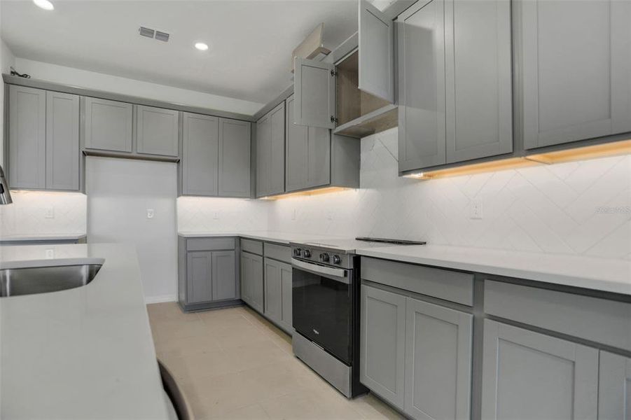 Furnished interior view inside a new home in Seaire, Parrish (Image 17).