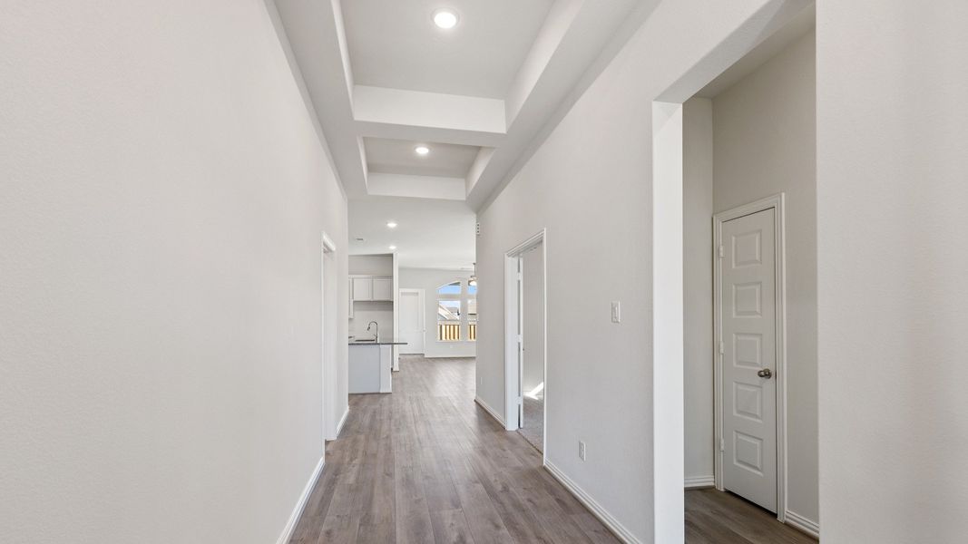 Furnished interior view inside a new home in Aldeana, Rosharon (Image 3).