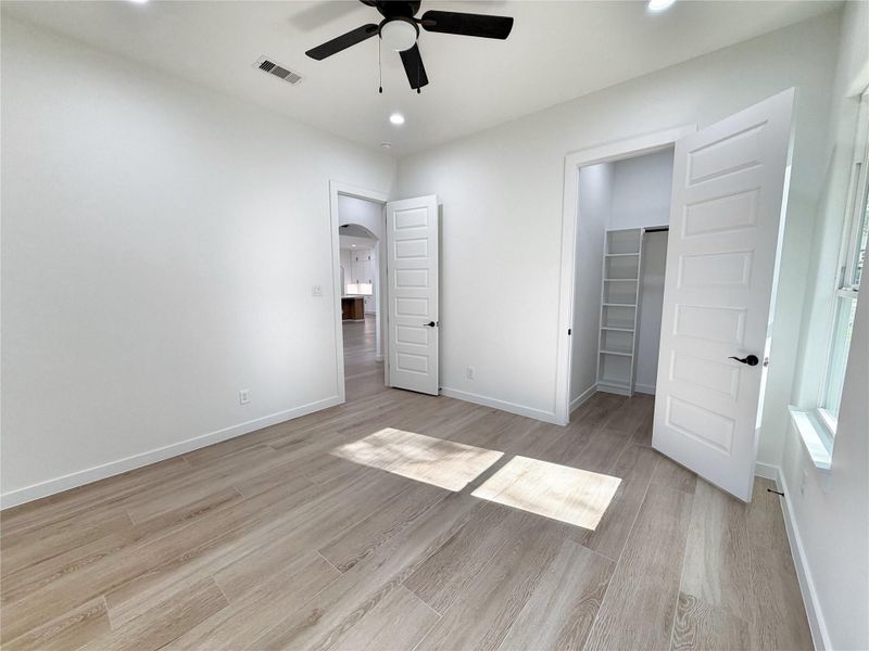 Spacious, unfurnished interior of a new home in , Dayton (Image 19).