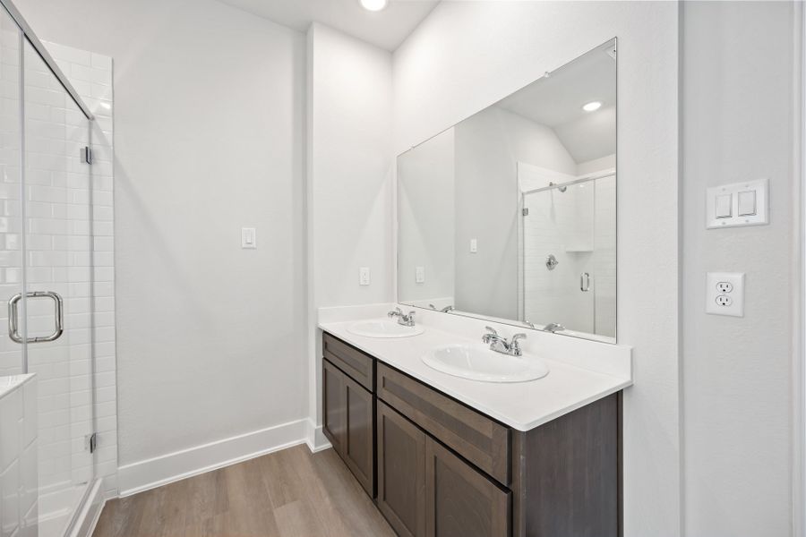 3020 La Rambla - Rembrandt - Primary Bathroom 3020 La Rambla - Rembrandt - Primary Bathroom