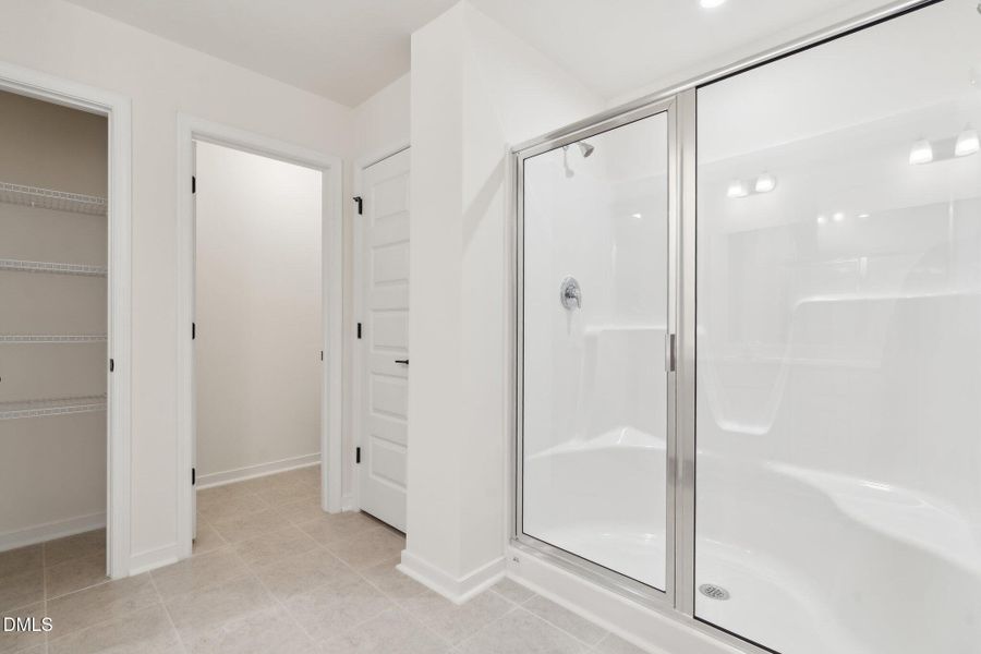 28- HHHunt Homes Franklin Priamry Bathro