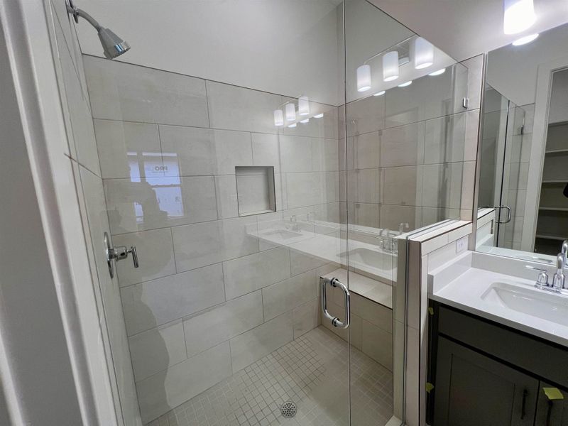 Furnished interior view inside a new home in Lockwood, Collierville (Image 9).