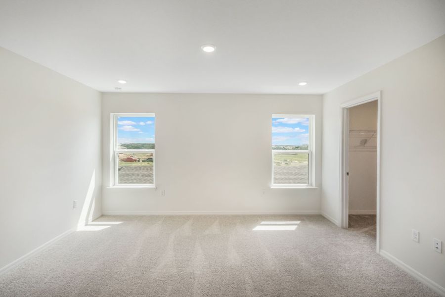 Spacious, unfurnished interior of a new home in Eden Crest, Apopka (Image 12).
