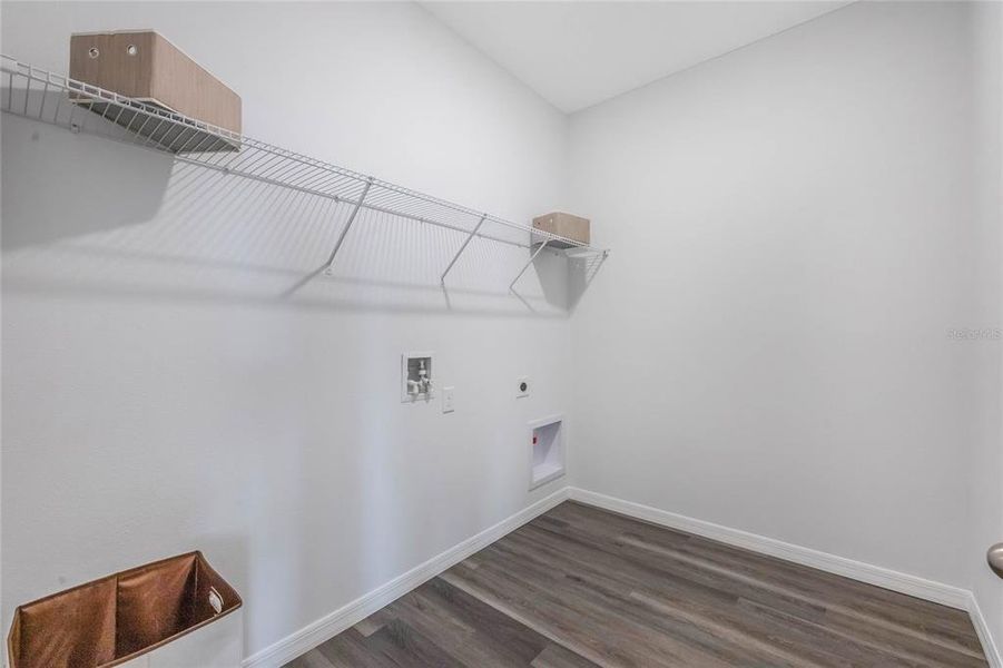 Spacious, unfurnished interior of a new home in Wynwood, Ocoee (Image 20).
