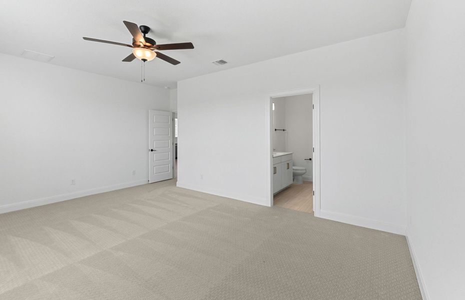 Spacious, unfurnished interior of a new home in Lagos, Manor (Image 21).