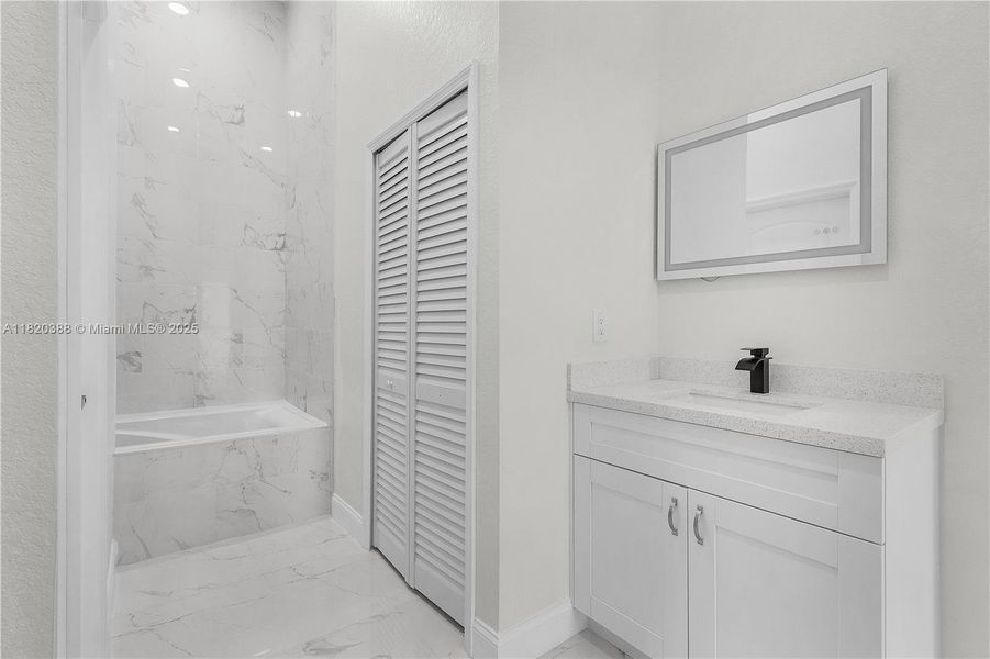 Spacious, unfurnished interior of a new home in , Lehigh Acres (Image 16). Spacious, unfurnished interior of a new home in , Lehigh Acres (Image 16).