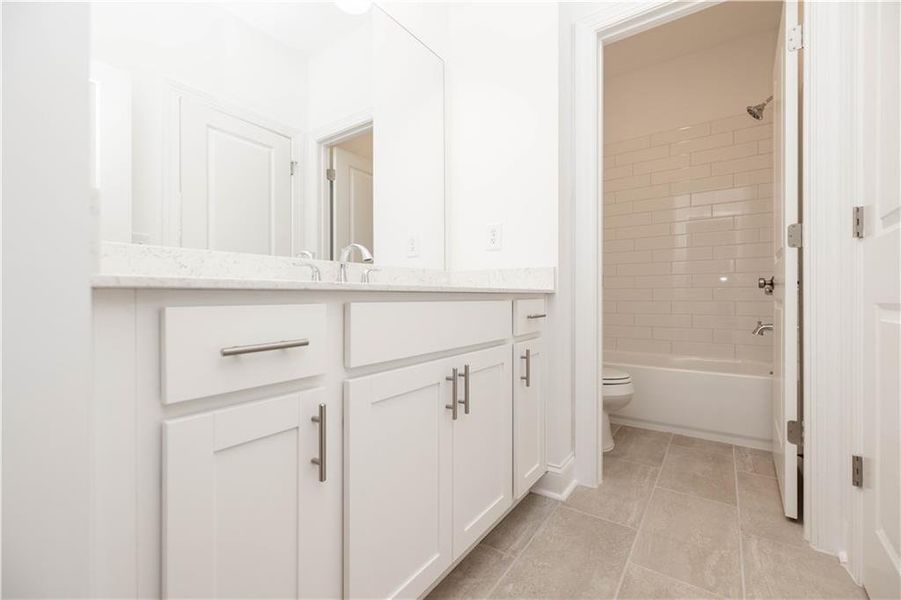 Furnished interior view inside a new home in IveyBrooke, Alpharetta (Image 17).