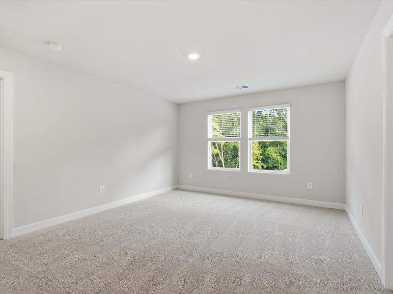 Spacious, unfurnished interior of a new home in Southwell Commons, Anderson (Image 10).