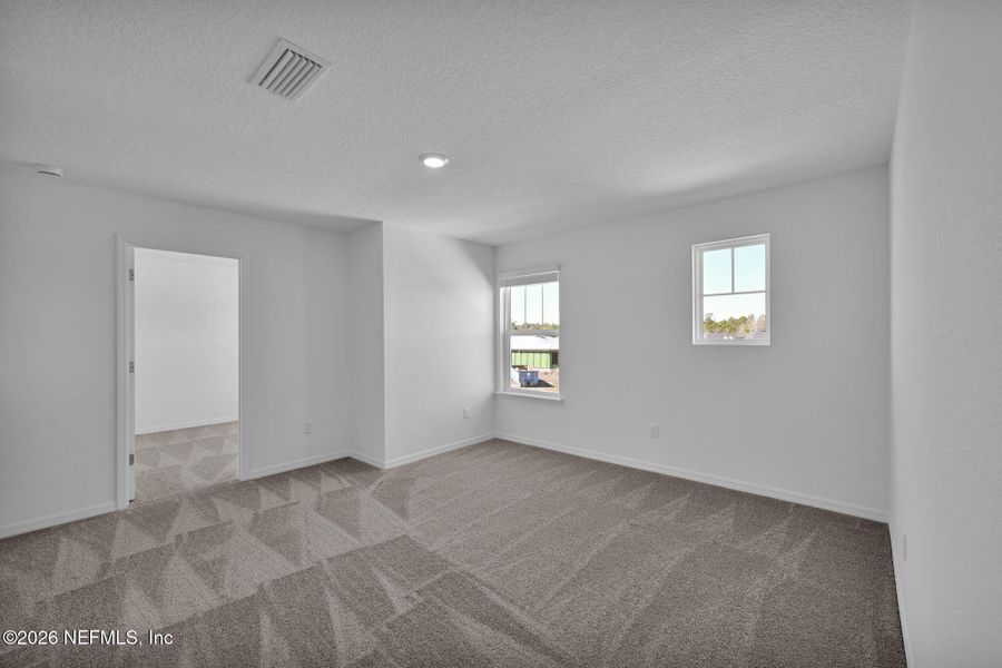 Spacious, unfurnished interior of a new home in Hyland Trail, Green Cove Springs (Image 17).