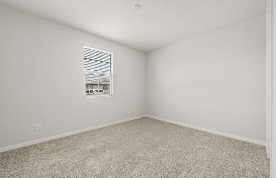 Spacious, unfurnished interior of a new home in Blossom Rock, Apache Junction (Image 17).