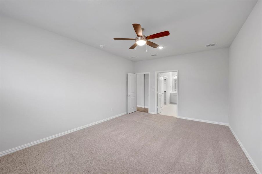 Spacious, unfurnished interior of a new home in Lilyana, Celina (Image 39).