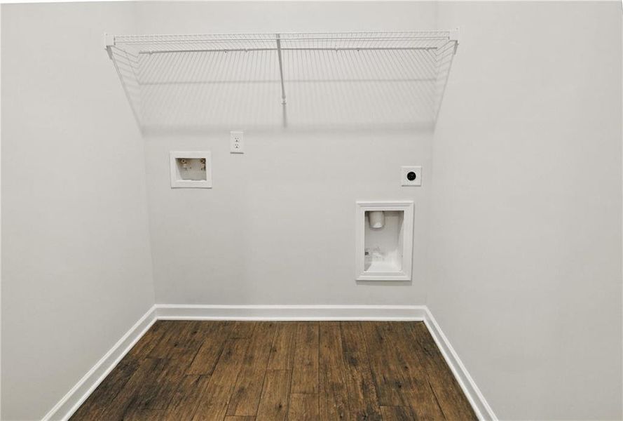 Spacious, unfurnished interior of a new home in Castleberry Pointe, Dawsonville (Image 12).