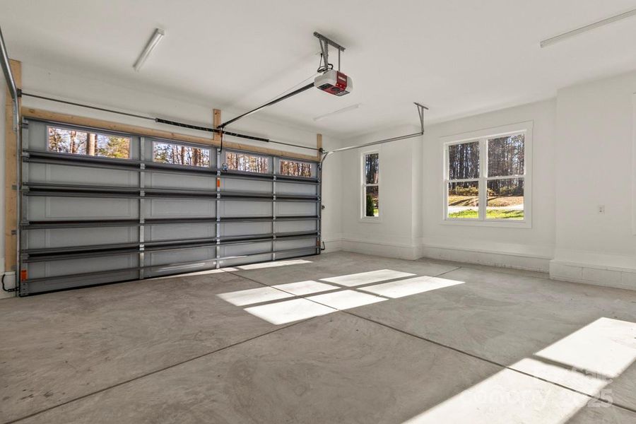 Spacious, unfurnished interior of a new home in , Lincolnton (Image 35).