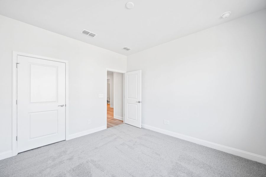 Spacious, unfurnished interior of a new home in Grand Arbor, Blythewood (Image 32).