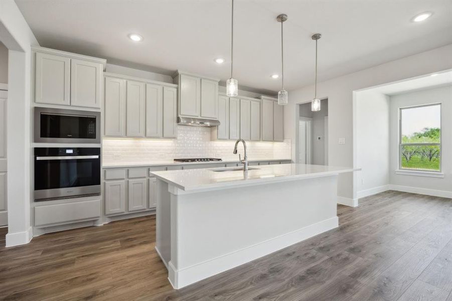 Furnished interior view inside a new home in Ellis Ranch Estates, Waxahachie (Image 11).