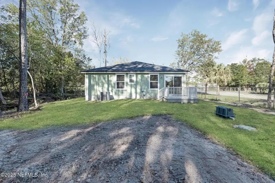 Exterior details and patio area of a home in , Jacksonville (Image 22). Exterior details and patio area of a home in , Jacksonville (Image 22).
