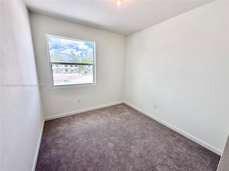 Spacious, unfurnished interior of a new home in , Florida City (Image 17).