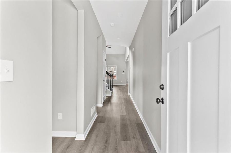 Spacious, unfurnished interior of a new home in , Stockbridge (Image 14).