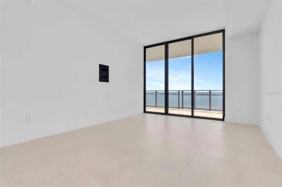 Spacious, unfurnished interior of a new home in The Ritz-Carlton Residences, Tampa (Image 57). Spacious, unfurnished interior of a new home in The Ritz-Carlton Residences, Tampa (Image 57).