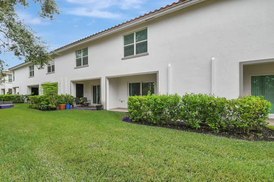 Exterior details and patio area of a home in , Lake Worth (Image 3).